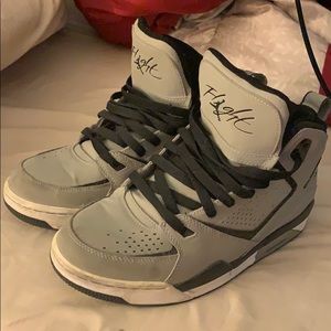 Jordan Nike flight size 7 youth